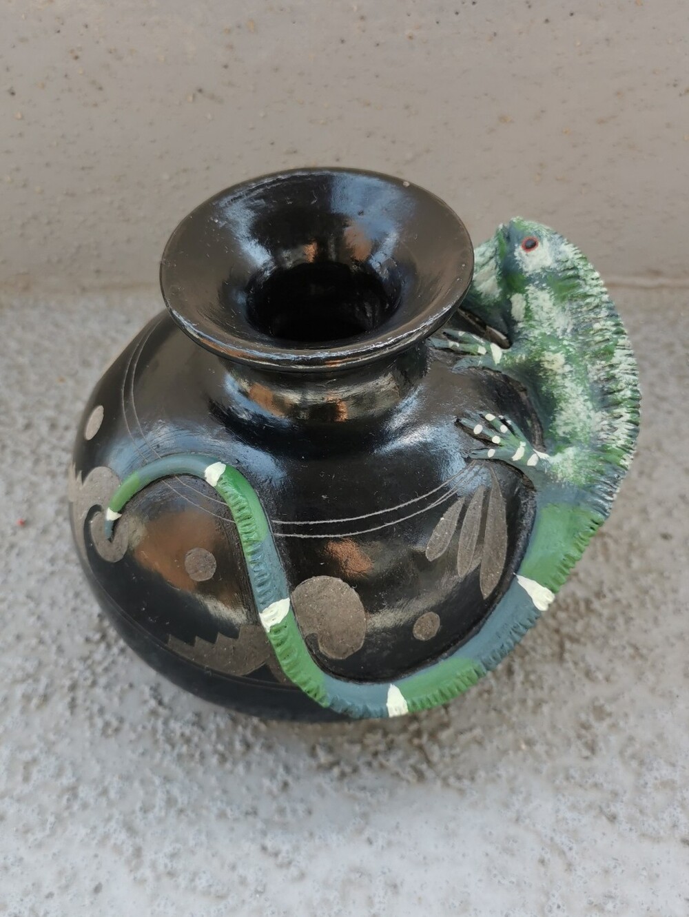 Vintage Mateos Mexico Pottery Vase Iguana Lizard Folk Art Hand Painted